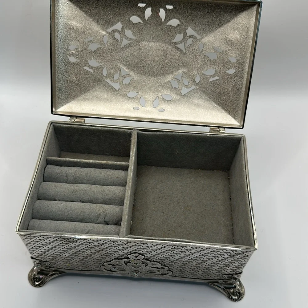Things Remembered Silvertone Metal Music Jewelry Box Swarovski